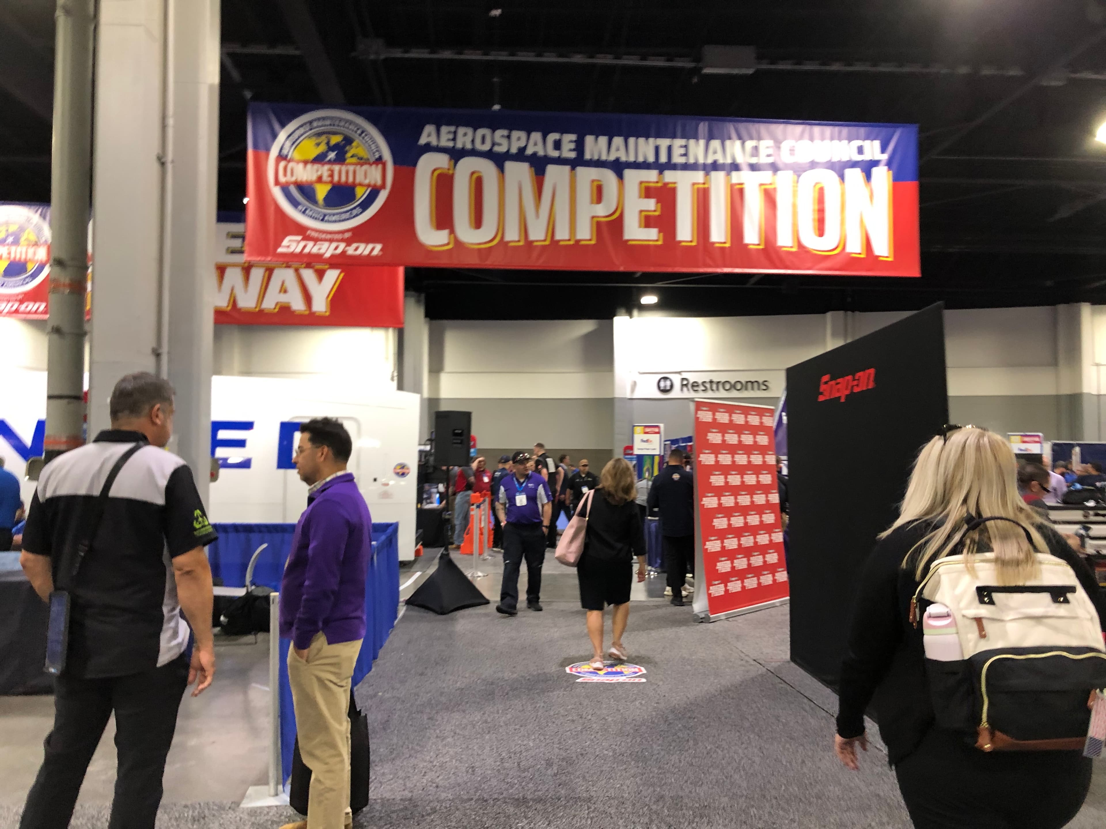 AMT students at MRO competition